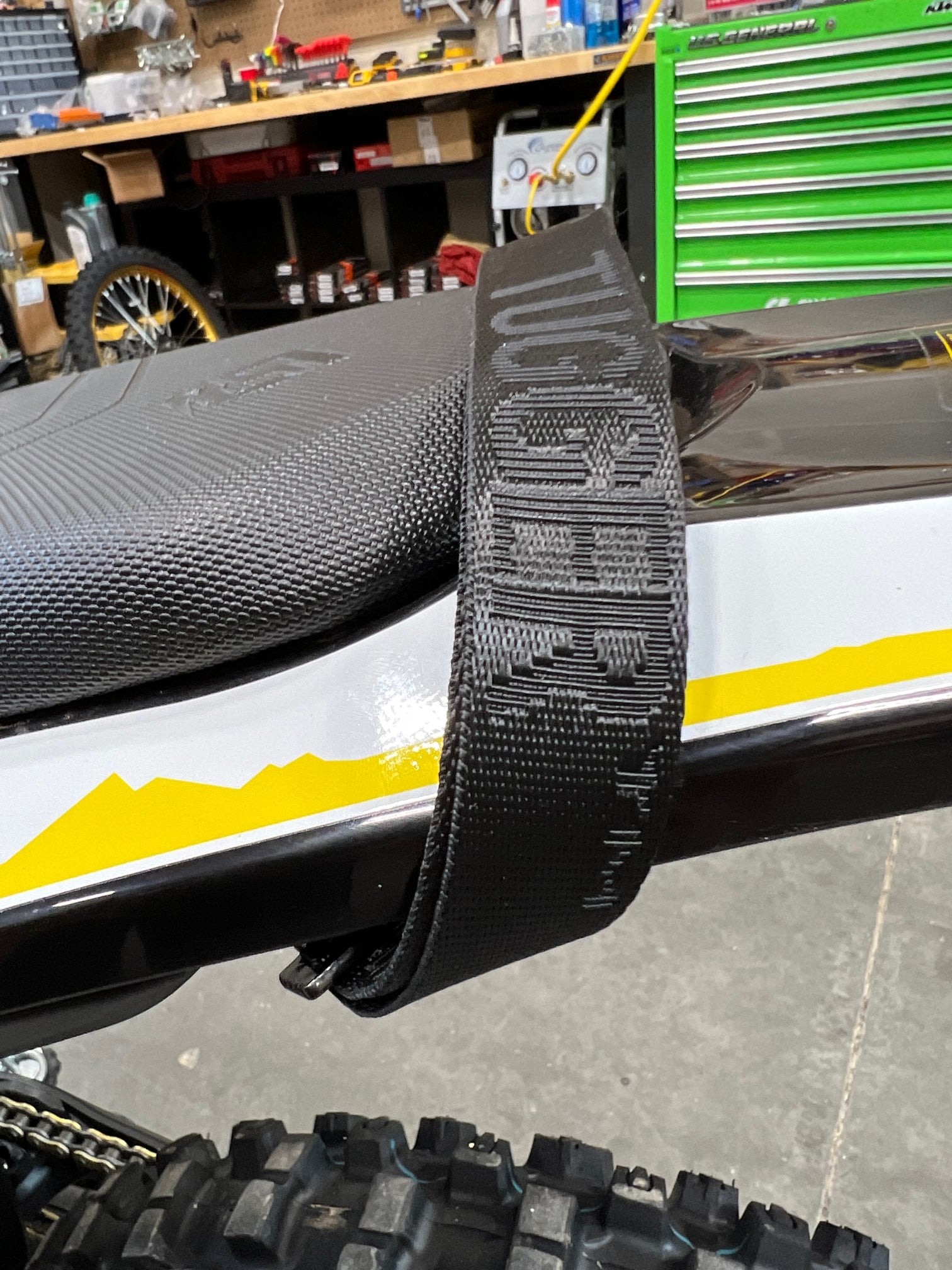 Tugger Lift Straps for Hard Enduro