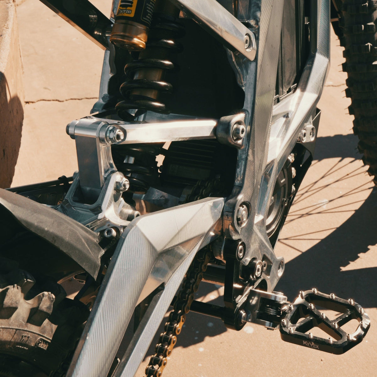 KyVex Billet Rear Suspension Linkage – Surron Light Bee X