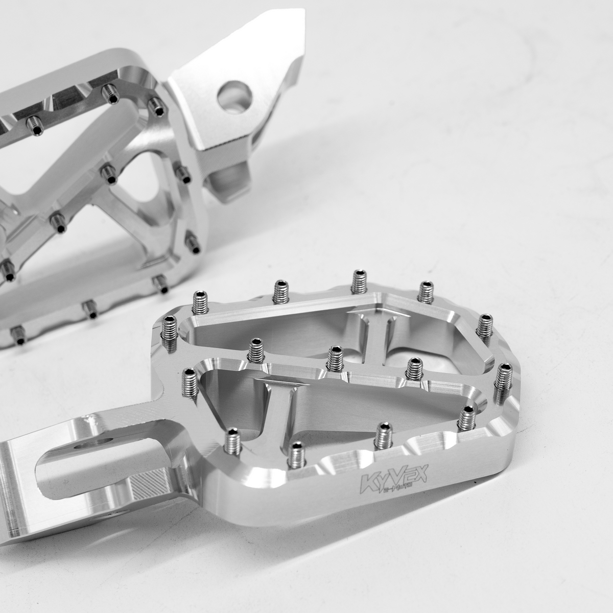 KyVex Billet Wide Foot Pegs – Surron Ultra Bee